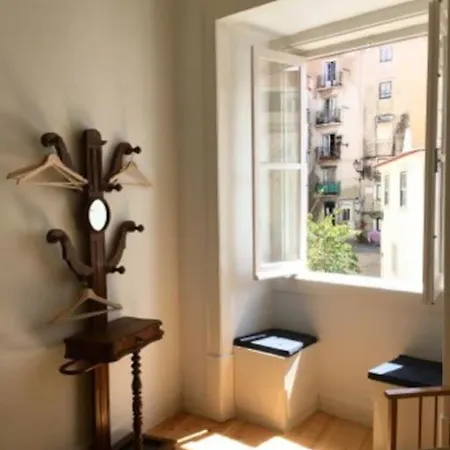 Two Bedroom's Flat Sao Cristovao Διαμέρισμα Lisboa